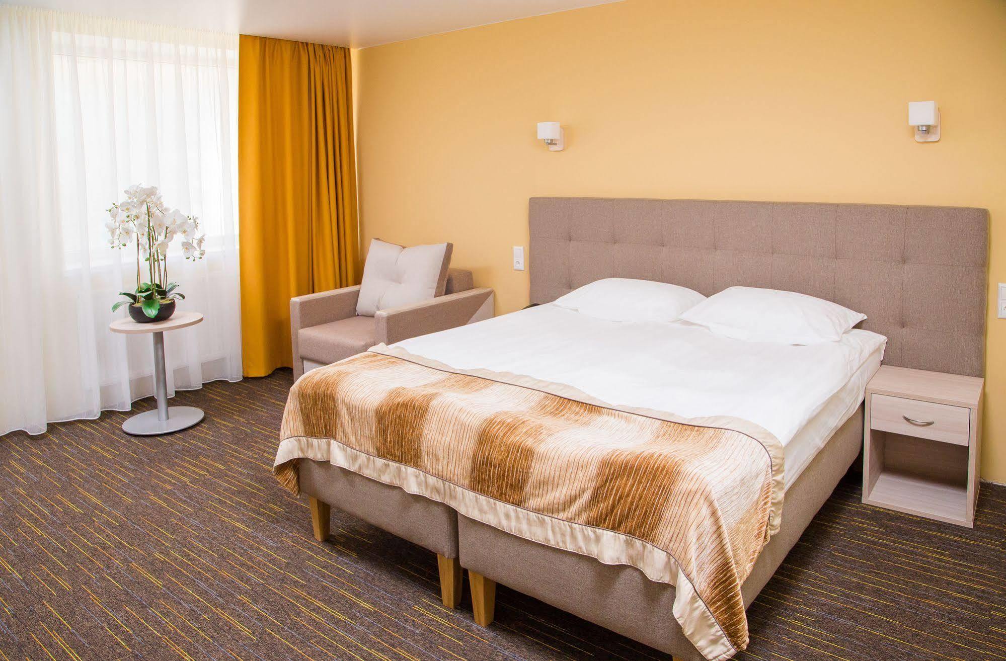 Liivarand Hotel นาร์วา-โยเอซู ภายนอก รูปภาพ